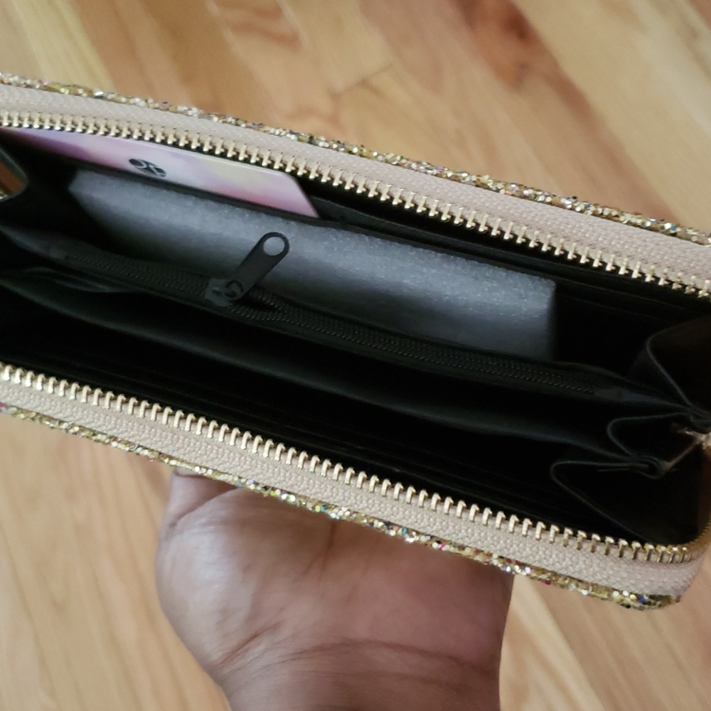 Gold sequins wallet/clutch .Original packaging - Picture 3 of 3